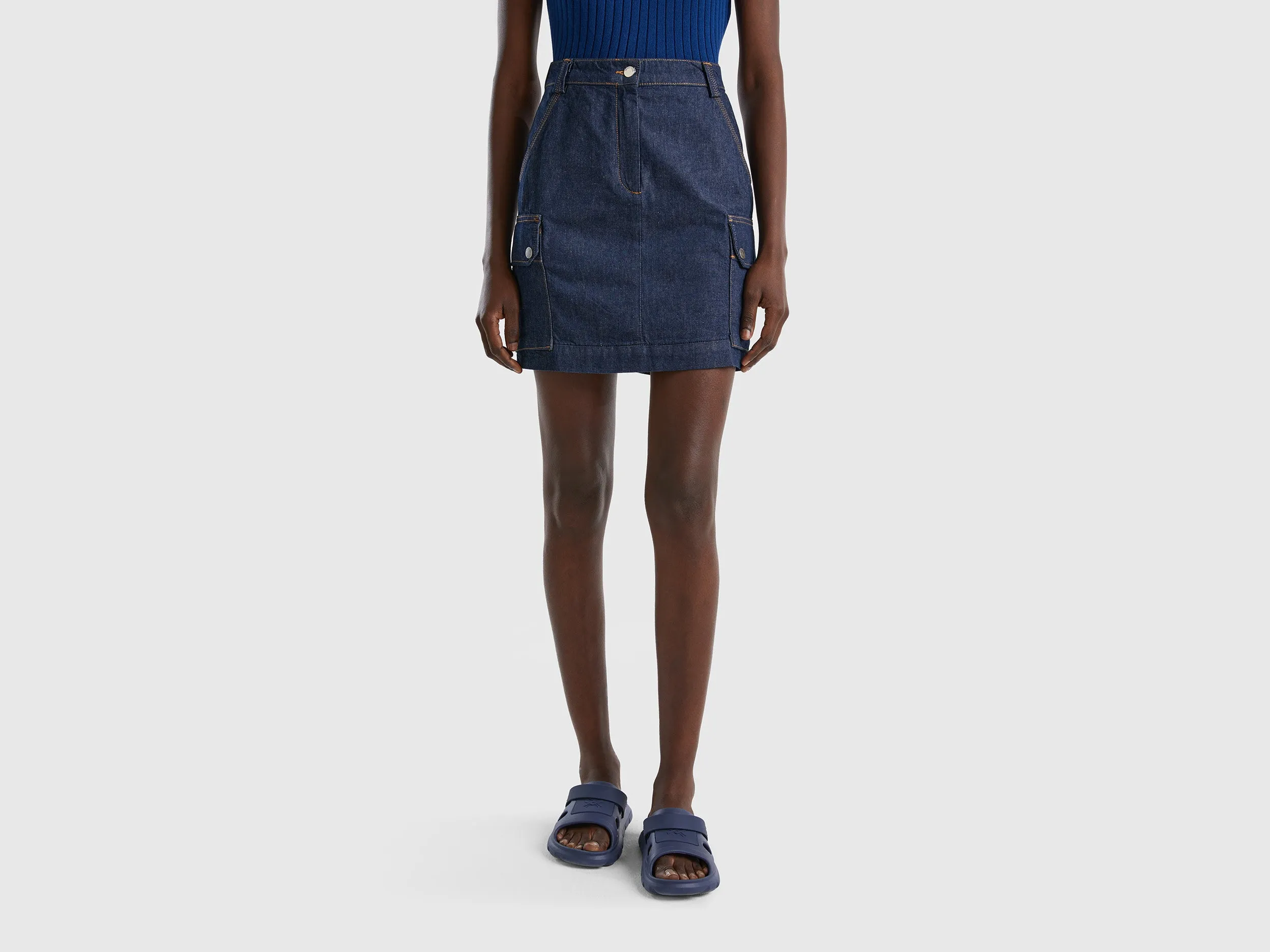 MINI SKIRT WITH CARGO POCKETS