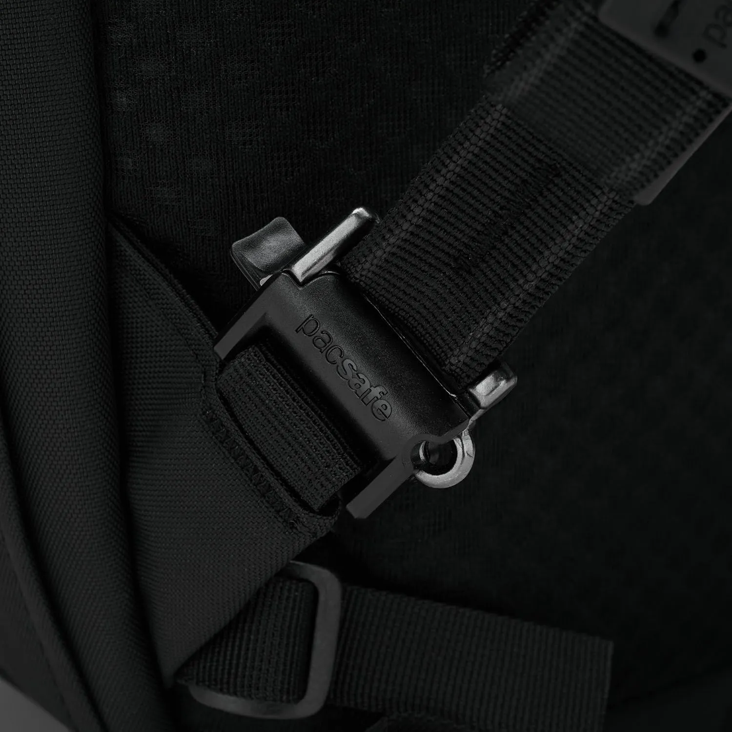 Pacsafe V 26L Tour backpack